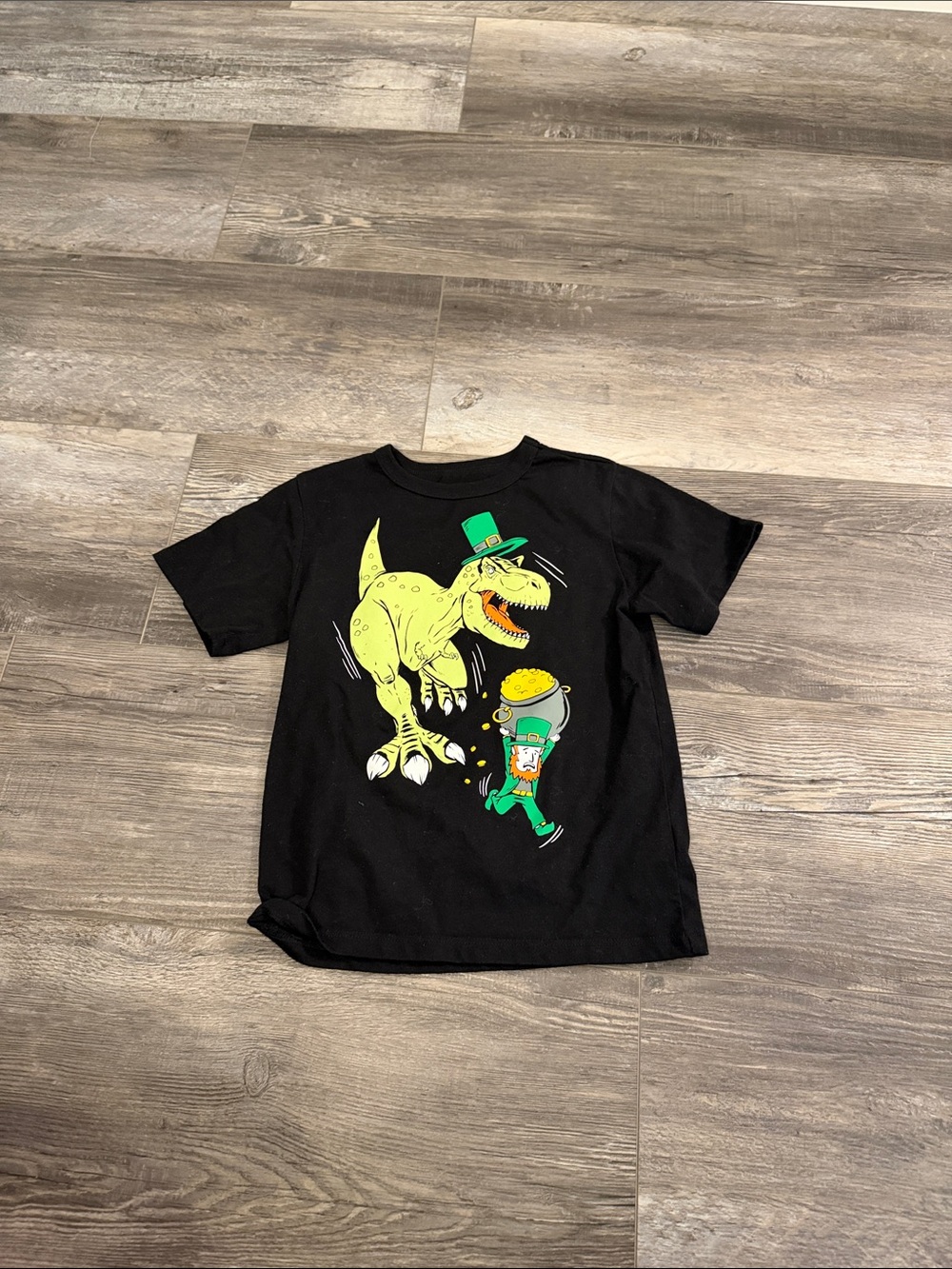 Place Black Kids T-Shirt with Green Dino and Leprechaun Graphic